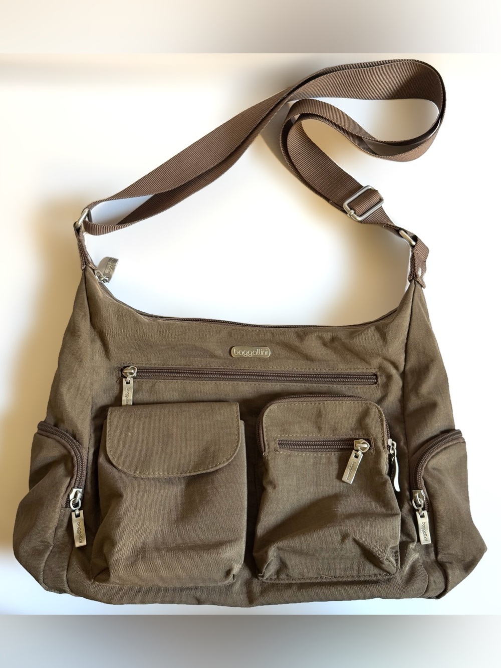 Baggallini Everywhere Bagg Brown Nylon Crossbody Travel Purse Luggage Sleeve